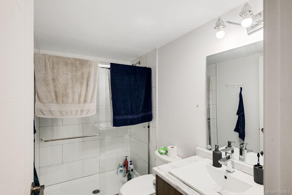 2710 Victor St, Victoria, BC