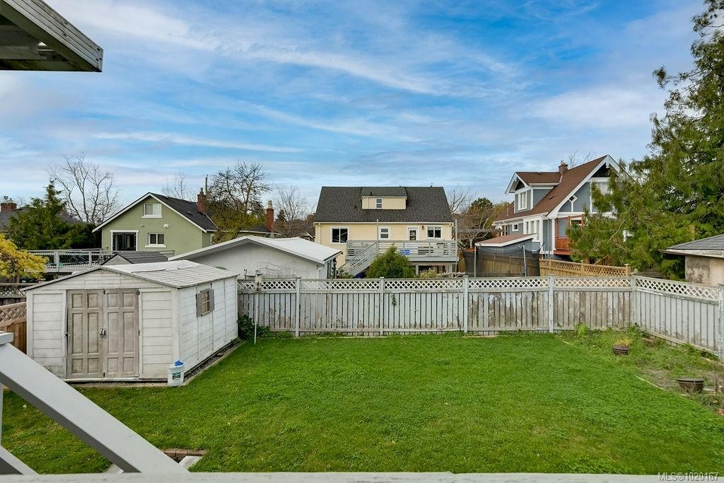 2710 Victor St, Victoria, BC