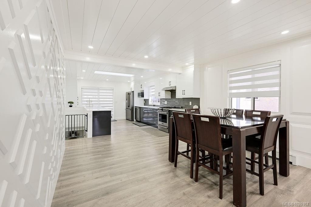 2710 Victor St, Victoria, BC