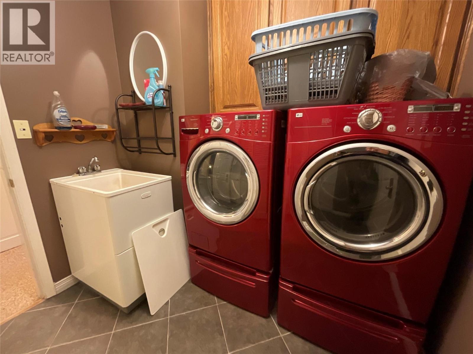 12 Collier Place, Tumbler Ridge, BC - Indoor Photo Showing Laundry Room
