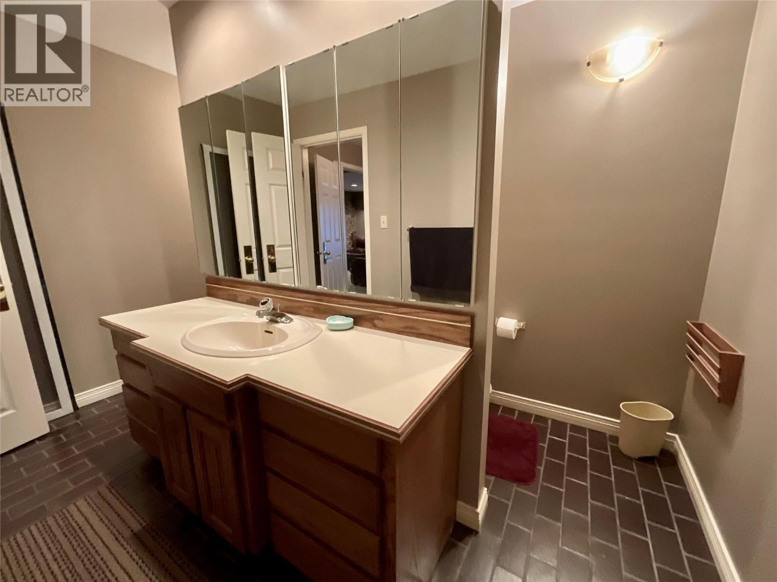 12 Collier Place, Tumbler Ridge, BC - Indoor Photo Showing Bathroom