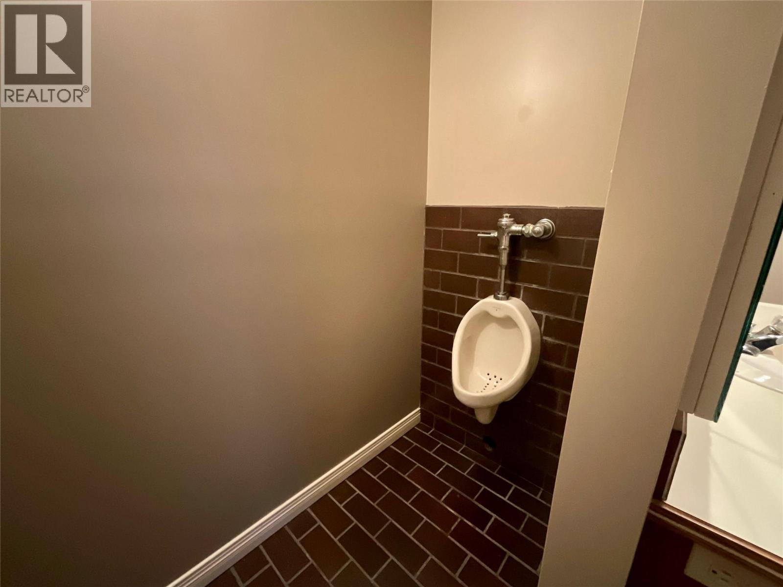 12 Collier Place, Tumbler Ridge, BC - Indoor Photo Showing Bathroom