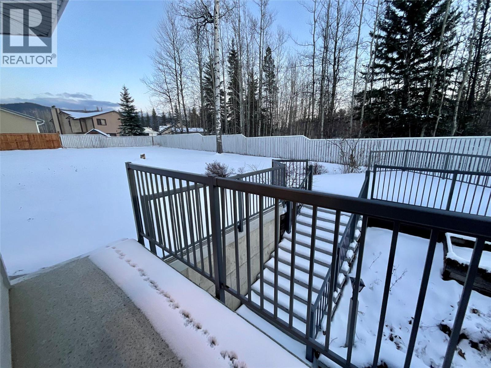 12 Collier Place, Tumbler Ridge, BC - Outdoor