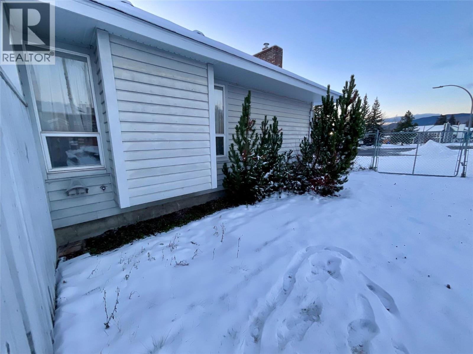 12 Collier Place, Tumbler Ridge, BC - Outdoor