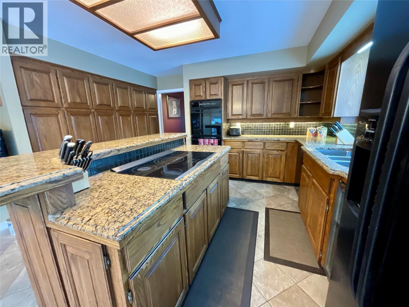 12 Collier Place, Tumbler Ridge, BC - Indoor Photo Showing Kitchen