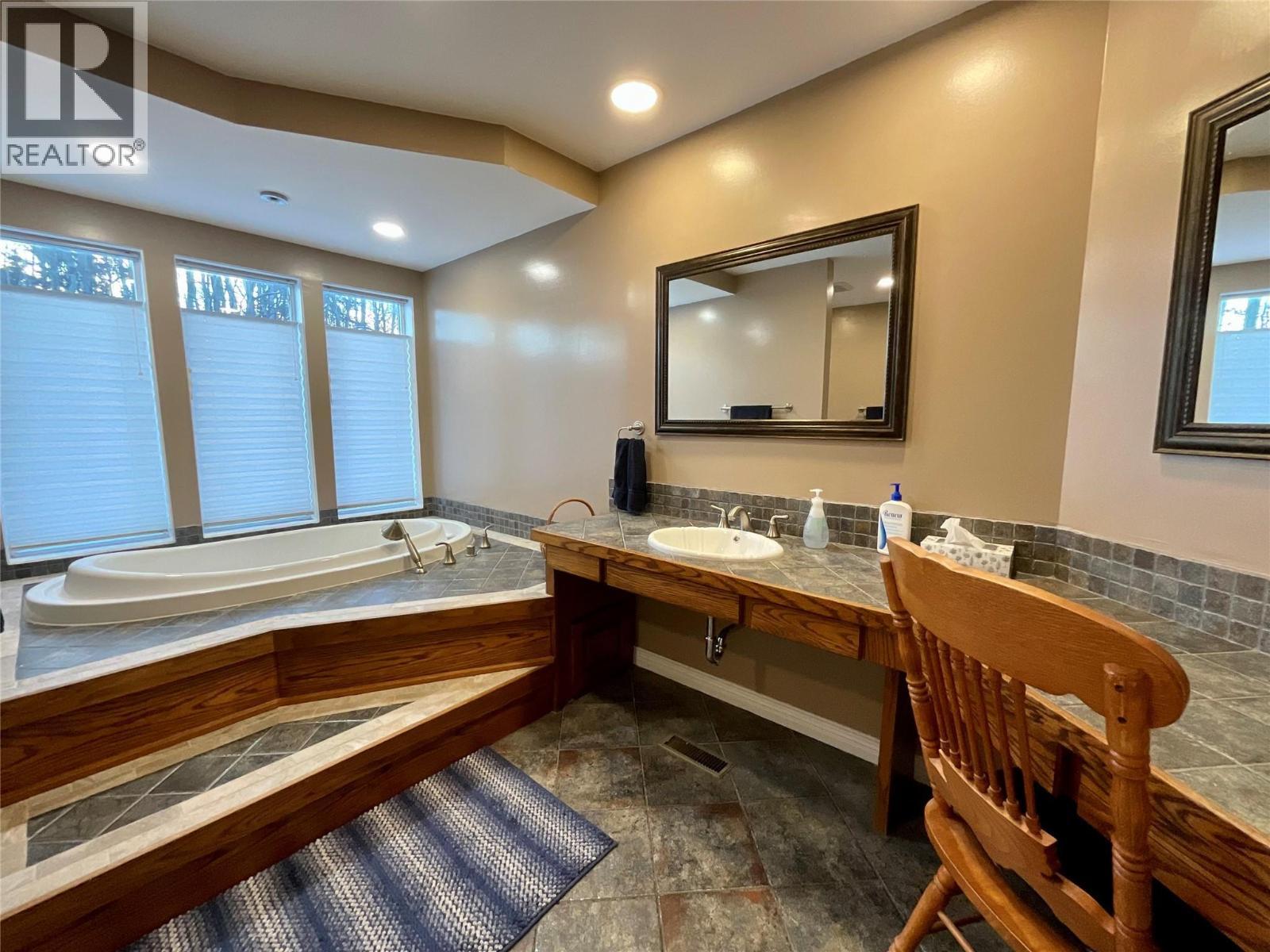 12 Collier Place, Tumbler Ridge, BC - Indoor Photo Showing Bathroom