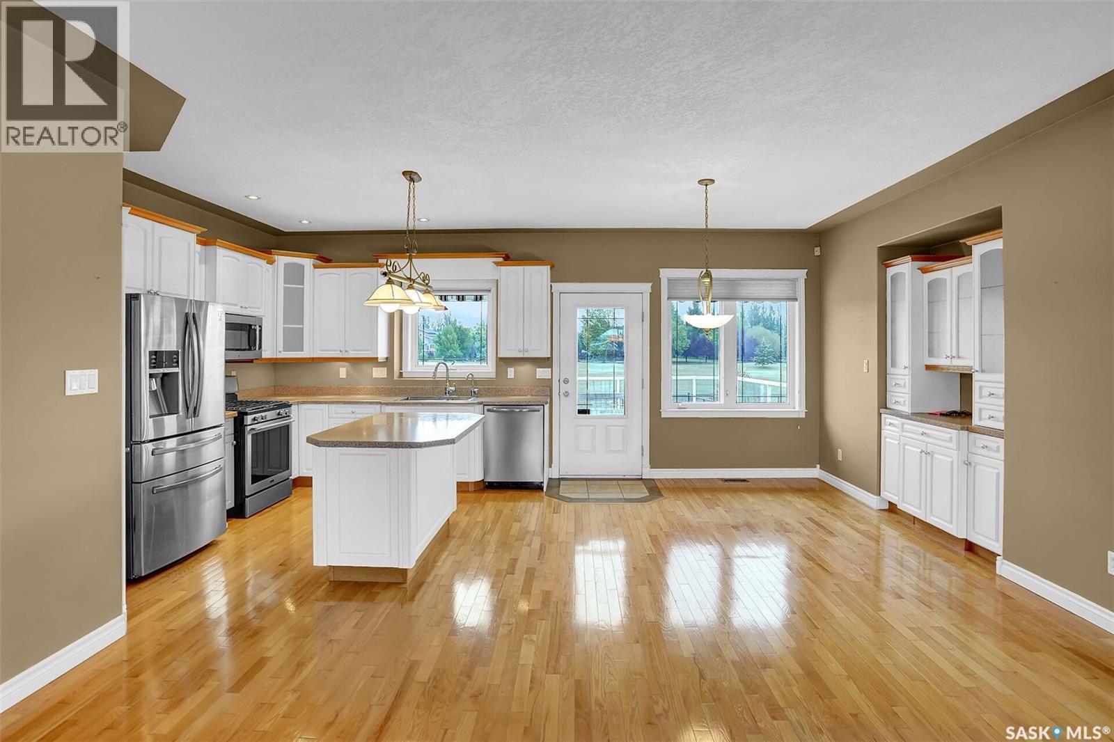 21 Woods Crescent, Edenwold Rm No.158, SK - Indoor Photo Showing Kitchen