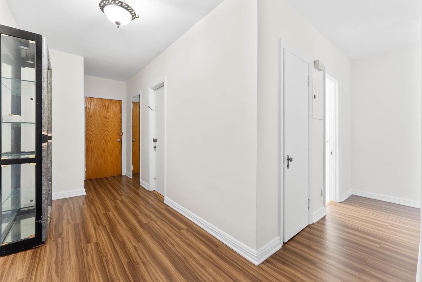 Hall - 6-3145 Av. Linton, Montréal (Côte-Des-Neiges/Notre-Dame-De-Grâce), QC - Indoor Photo Showing Other Room