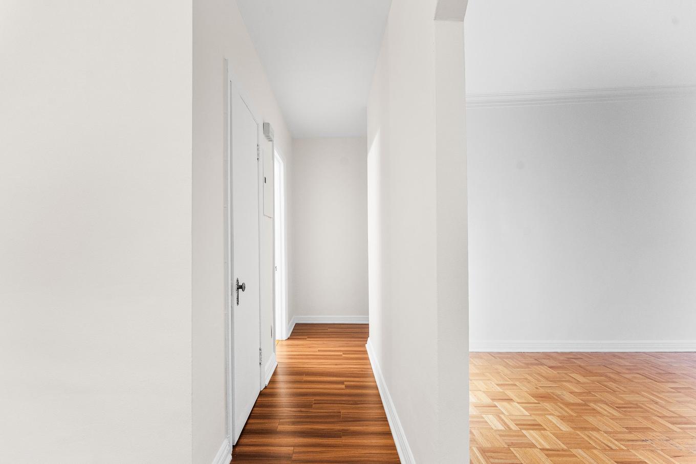 Passageway - 6-3145 Av. Linton, Montréal (Côte-Des-Neiges/Notre-Dame-De-Grâce), QC - Indoor Photo Showing Other Room