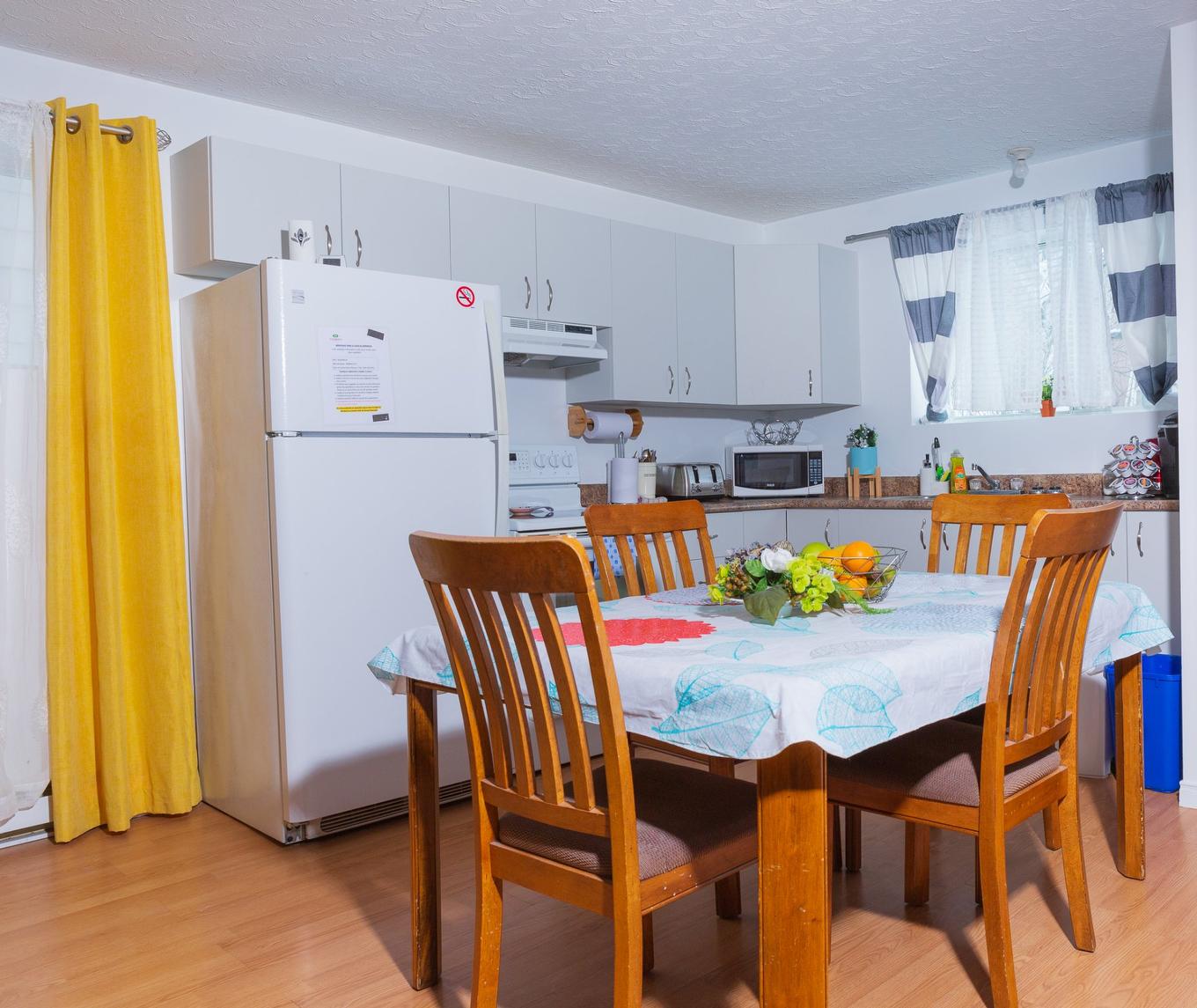 Cuisine - 39 Rue Monseigneur-Tessier E., Rouyn-Noranda, QC - Indoor