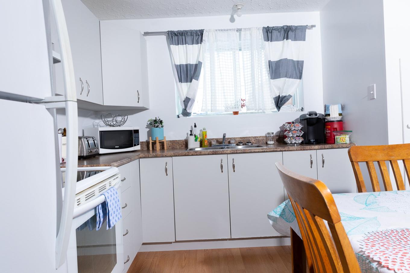 Cuisine - 39 Rue Monseigneur-Tessier E., Rouyn-Noranda, QC - Indoor Photo Showing Kitchen With Double Sink