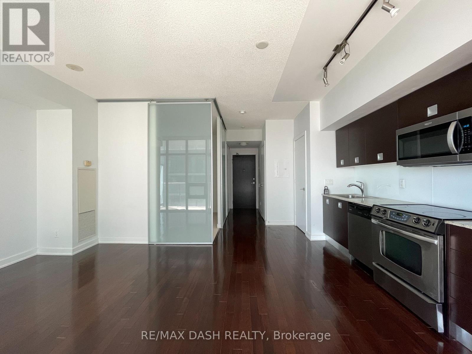 2709 - 33 Charles Street E, Toronto, ON - Indoor Photo Showing Kitchen