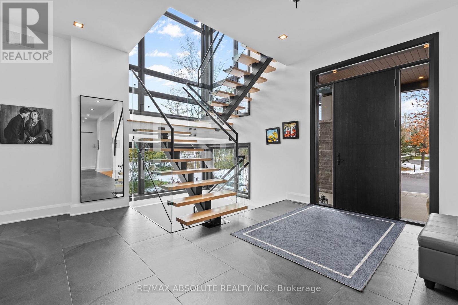 Open & airy! - 131 Cherryhill Drive, Ottawa, ON - Indoor Photo Showing Other Room