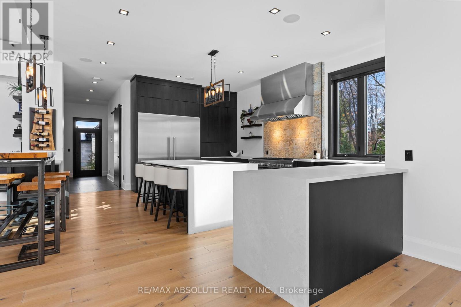 131 Cherryhill Drive, Ottawa, ON - Indoor Photo Showing Kitchen With Upgraded Kitchen