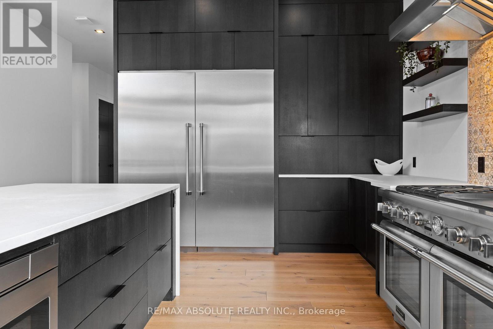 131 Cherryhill Drive, Ottawa, ON - Indoor Photo Showing Kitchen With Upgraded Kitchen
