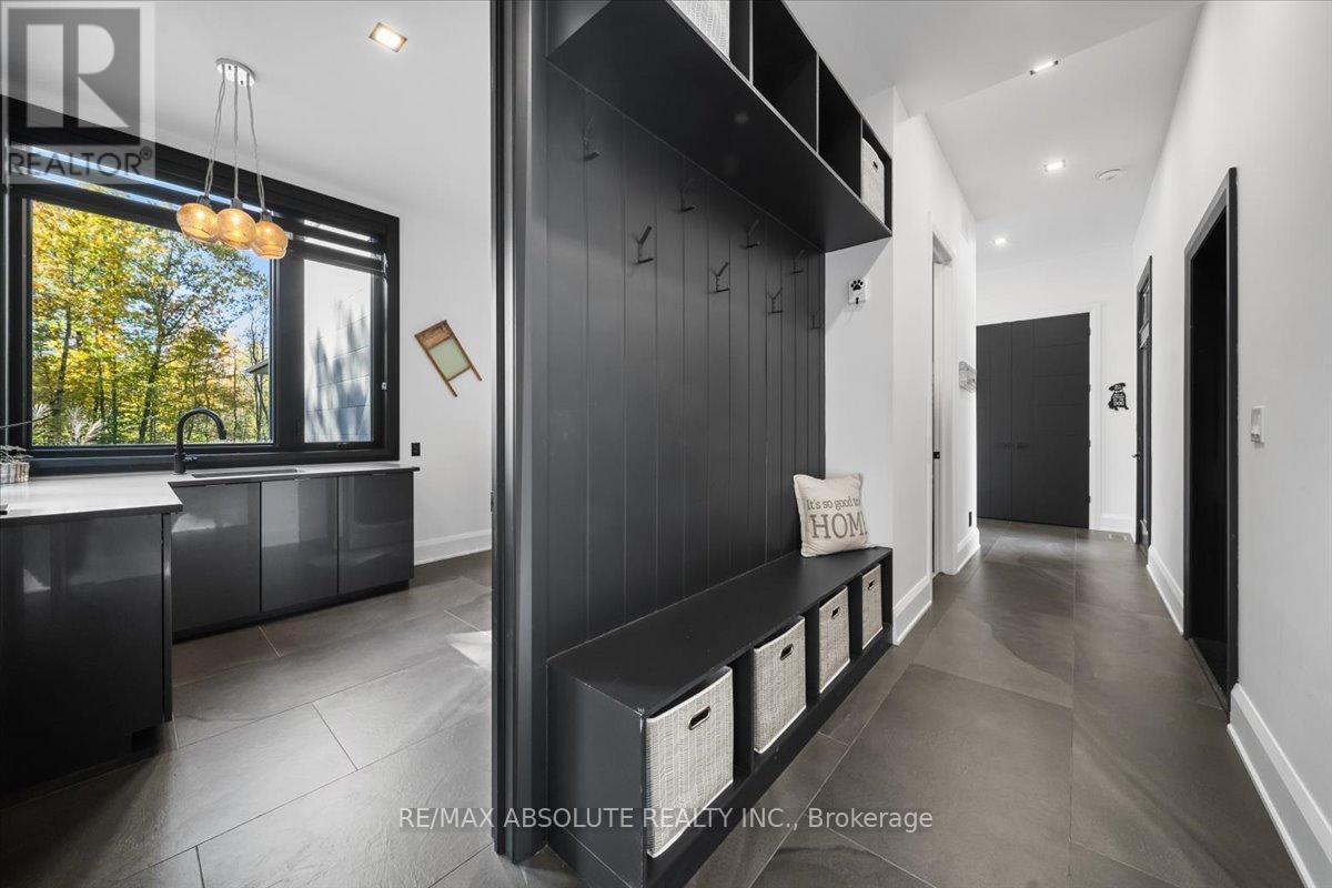 Perfect mudroom off the garage - 131 Cherryhill Drive, Ottawa, ON - Indoor
