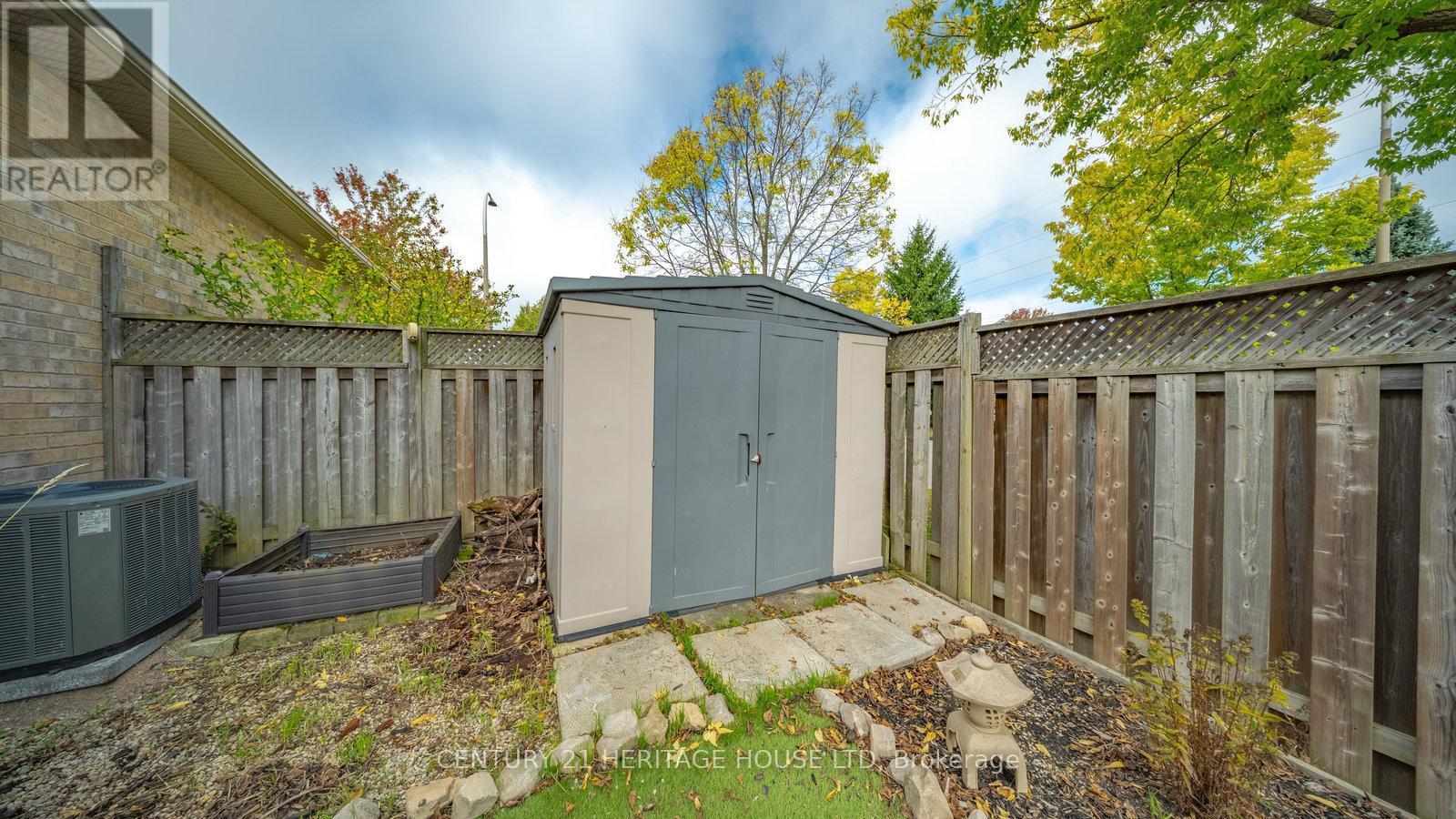 43 Idlewilde Lane, Hamilton, ON - Outdoor With Exterior