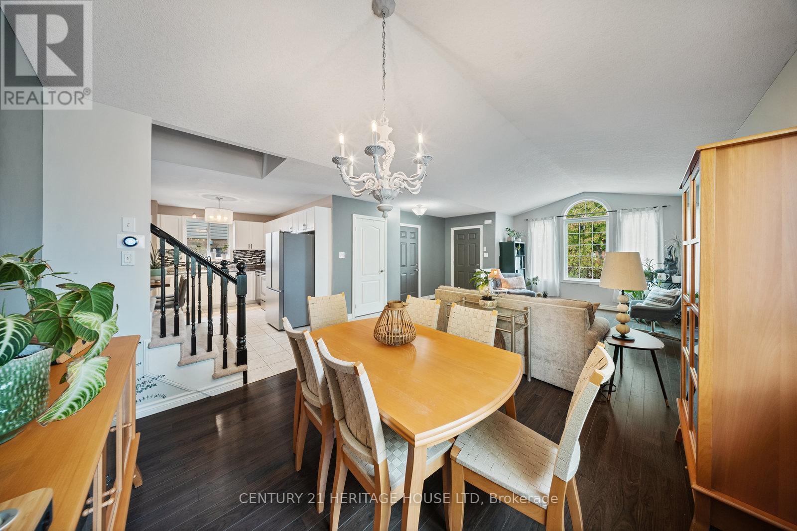 43 Idlewilde Lane, Hamilton, ON - Indoor Photo Showing Dining Room