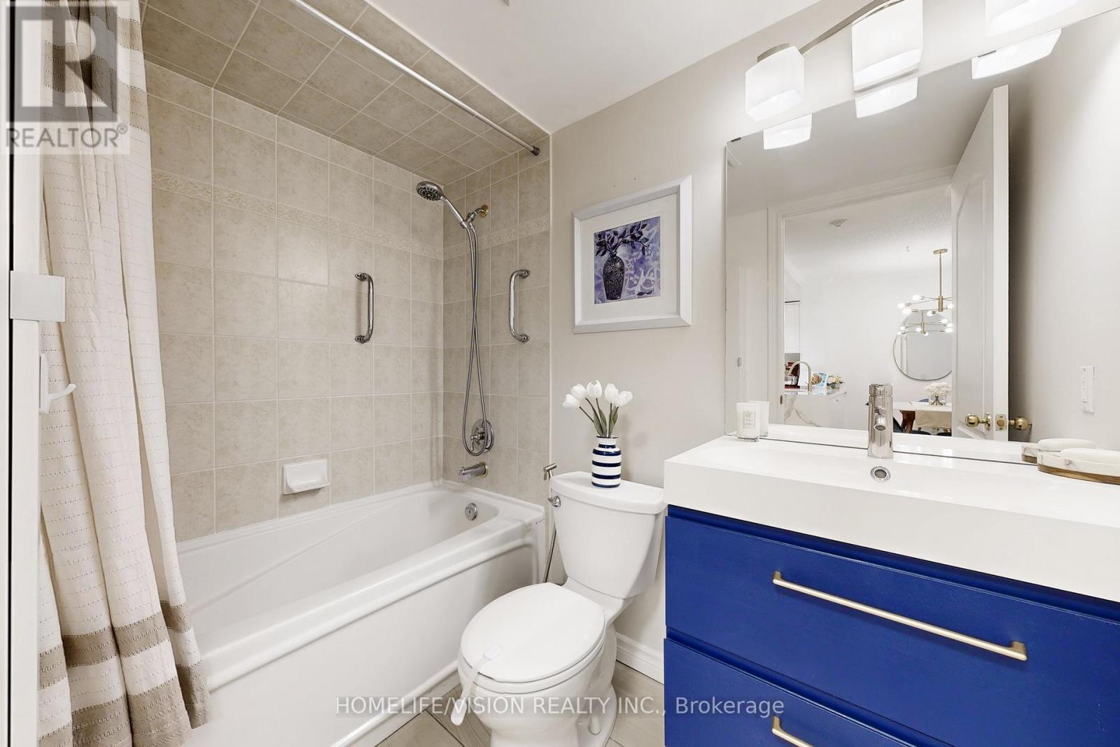 508 - 28 William Carson Crescent, Toronto, ON - Indoor Photo Showing Bathroom