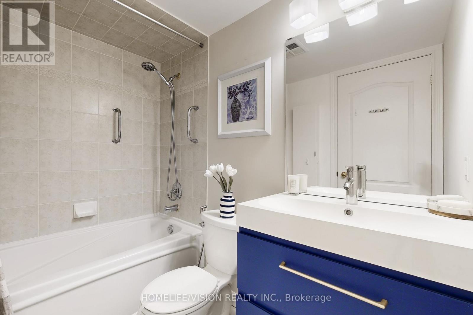 508 - 28 William Carson Crescent, Toronto, ON - Indoor Photo Showing Bathroom