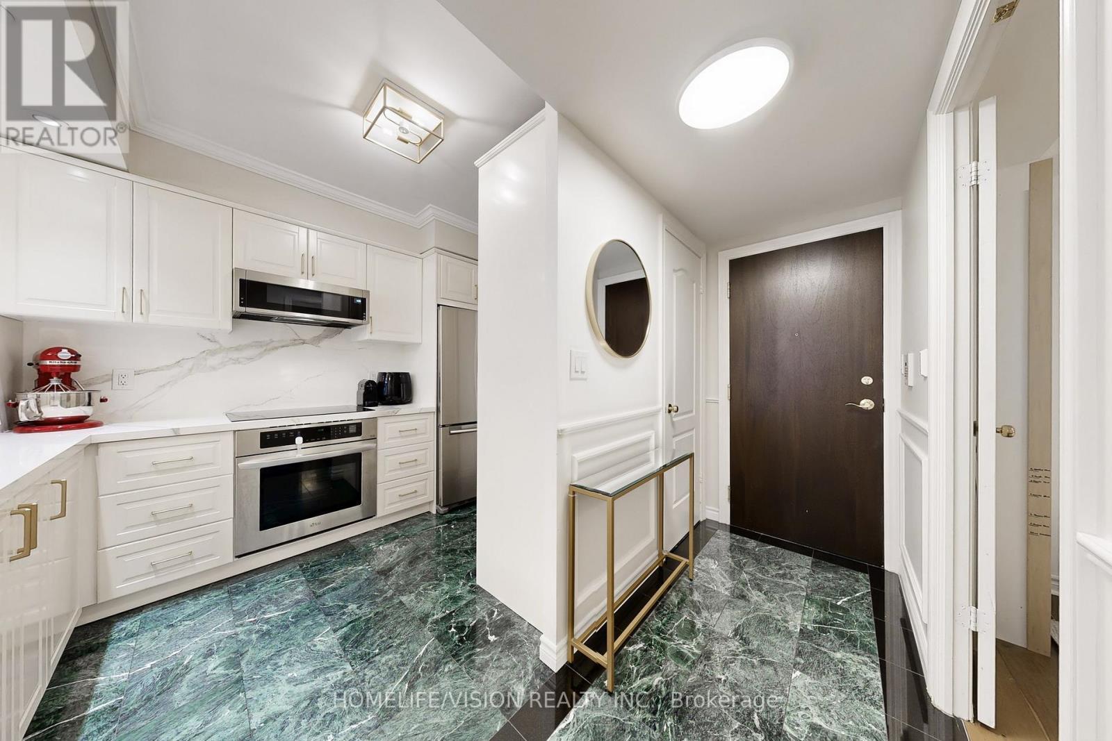 508 - 28 William Carson Crescent, Toronto, ON - Indoor Photo Showing Kitchen