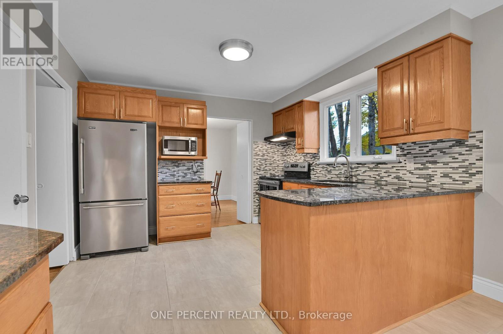 5 Parkridge Crescent, Ottawa, ON - Indoor Photo Showing Kitchen