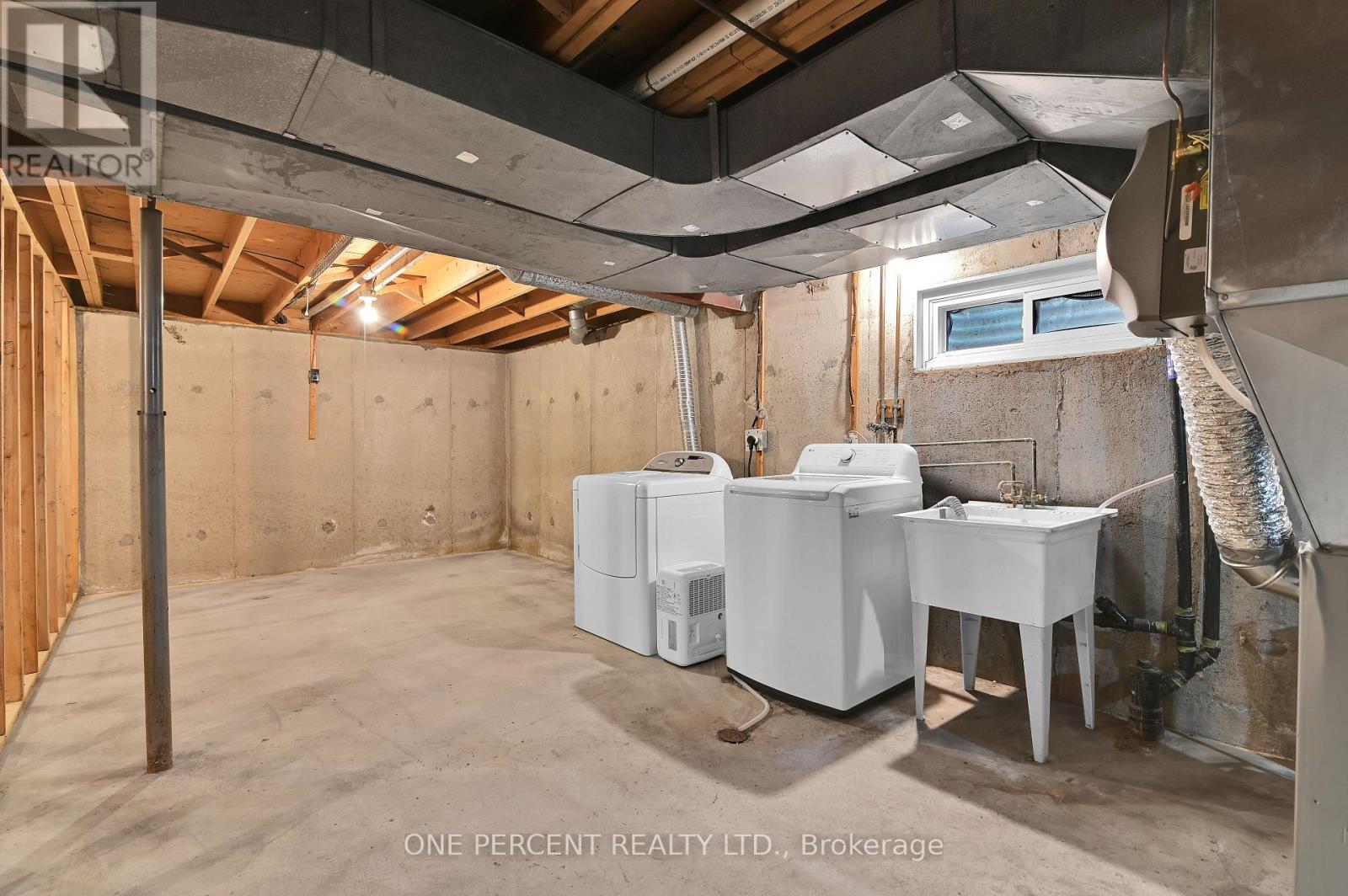 5 Parkridge Crescent, Ottawa, ON - Indoor Photo Showing Laundry Room