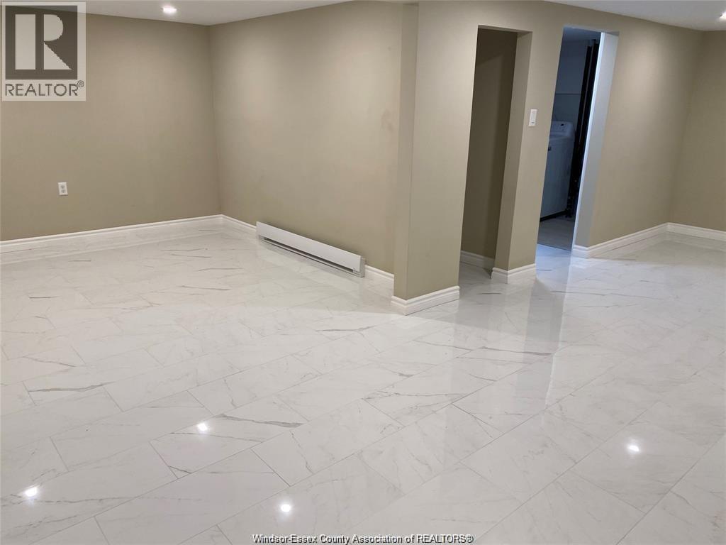 8324 Gregory Place, Windsor, ON - Indoor Photo Showing Other Room