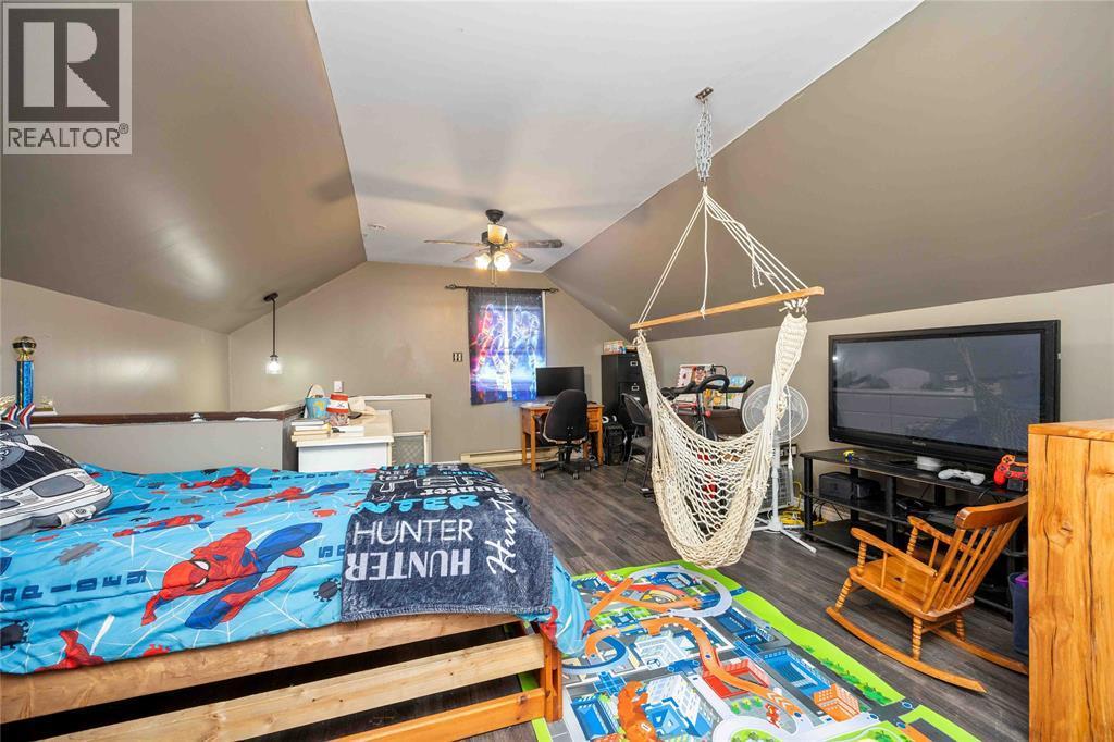4915 Shiloh Line, Petrolia, ON - Indoor Photo Showing Bedroom