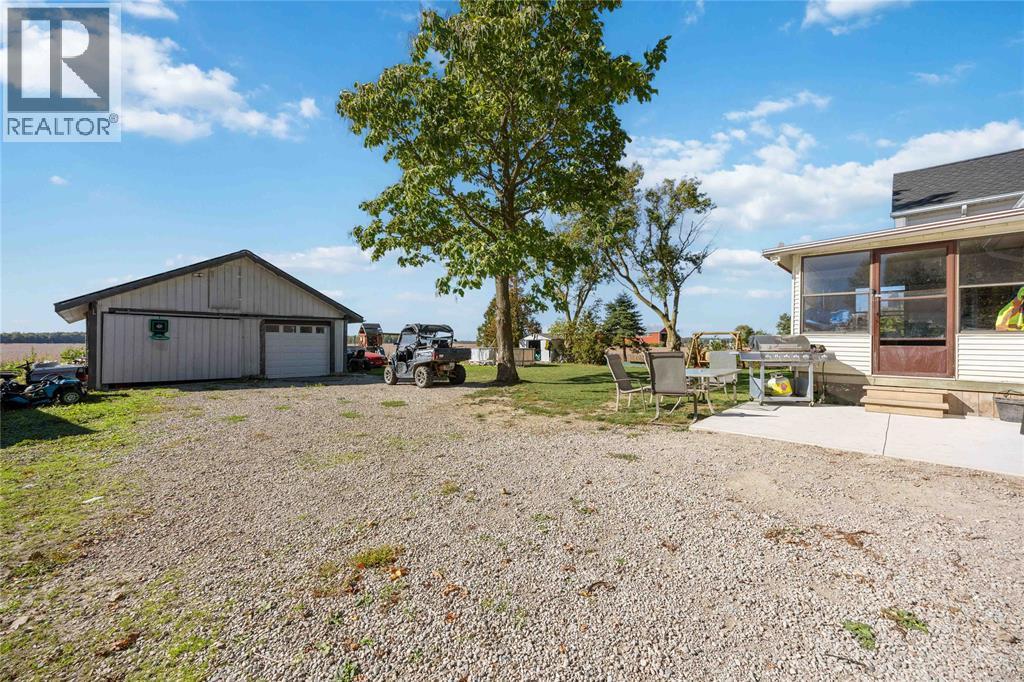 4915 Shiloh Line, Petrolia, ON - Outdoor