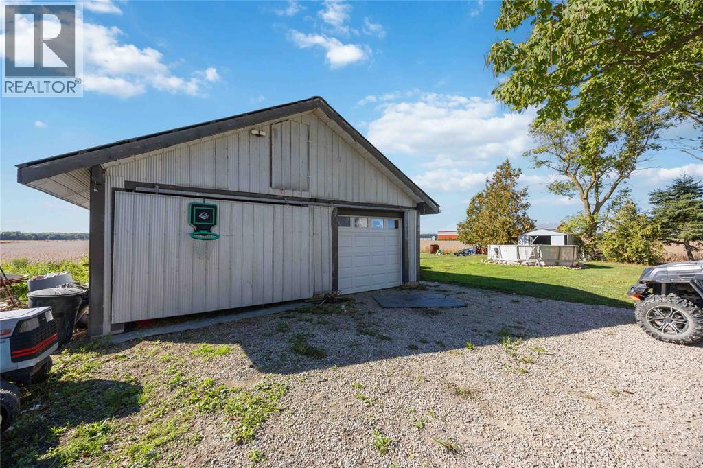 4915 Shiloh Line, Petrolia, ON - Outdoor