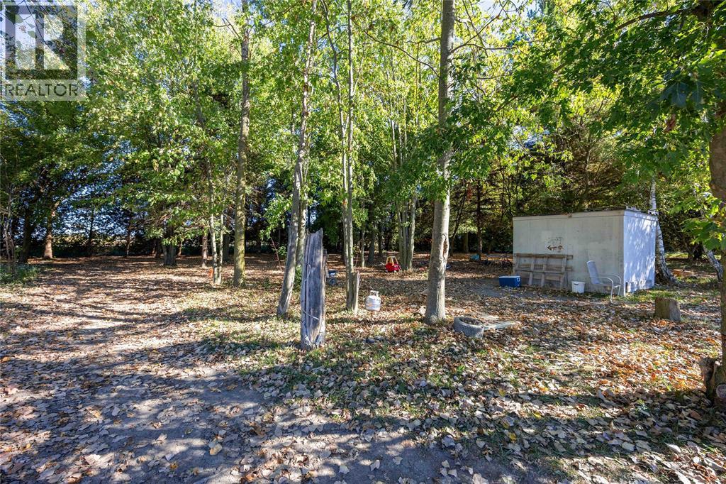 4915 Shiloh Line, Petrolia, ON - Outdoor