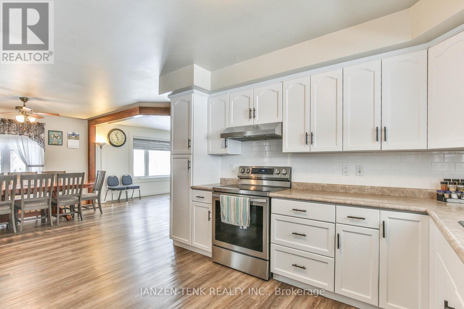 1728 1St Concession Road, Norfolk, ON - Indoor Photo Showing Kitchen