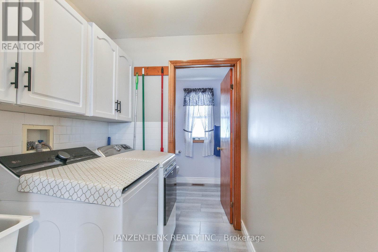 1728 1St Concession Road, Norfolk, ON - Indoor