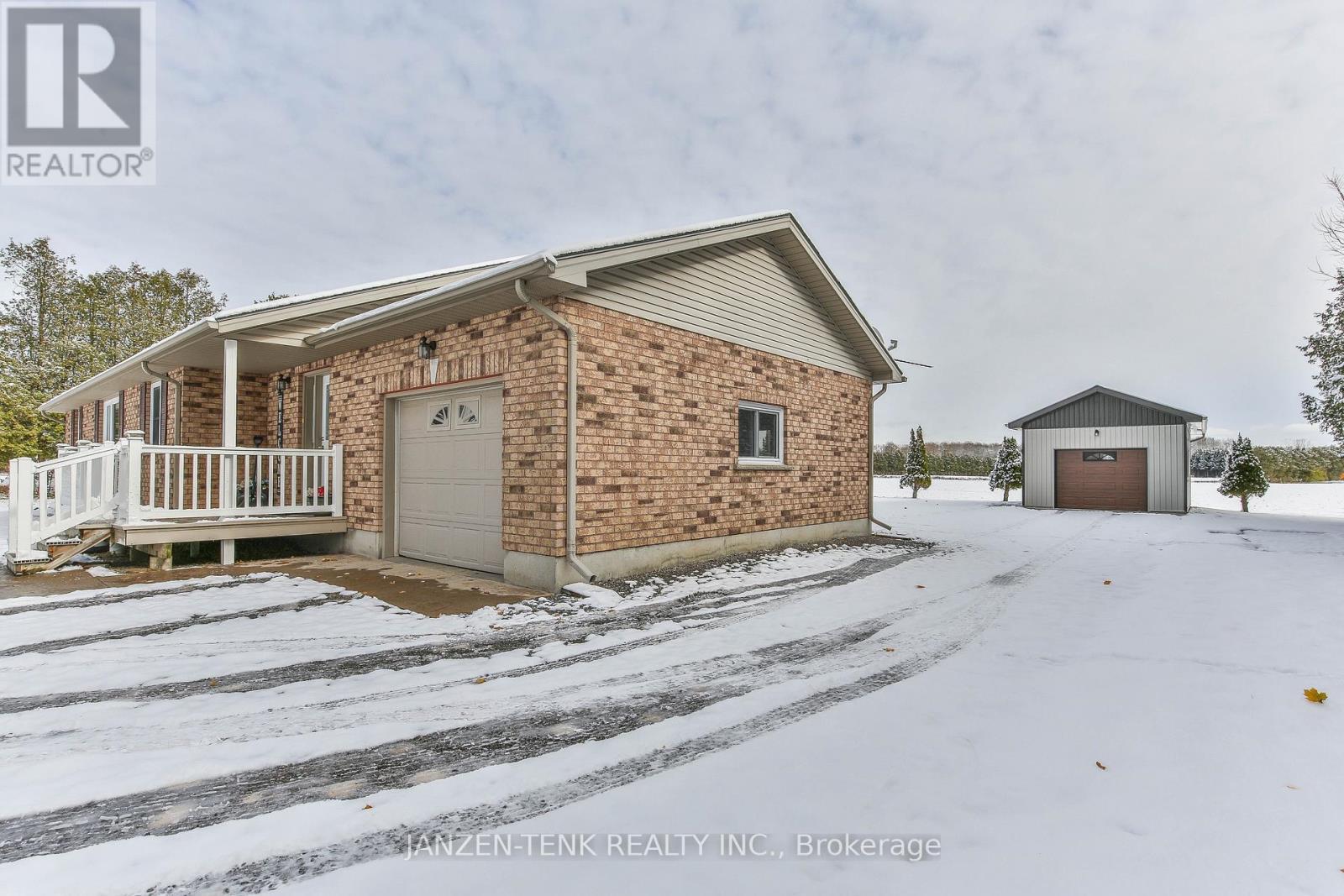 1728 1St Concession Road, Norfolk, ON - Outdoor With Exterior