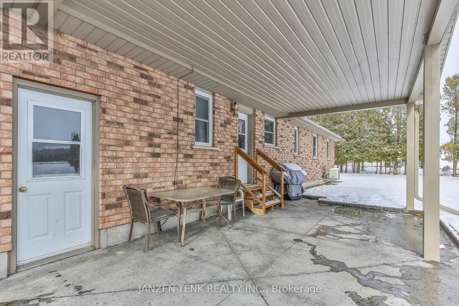 1728 1St Concession Road, Norfolk, ON - Outdoor With Exterior