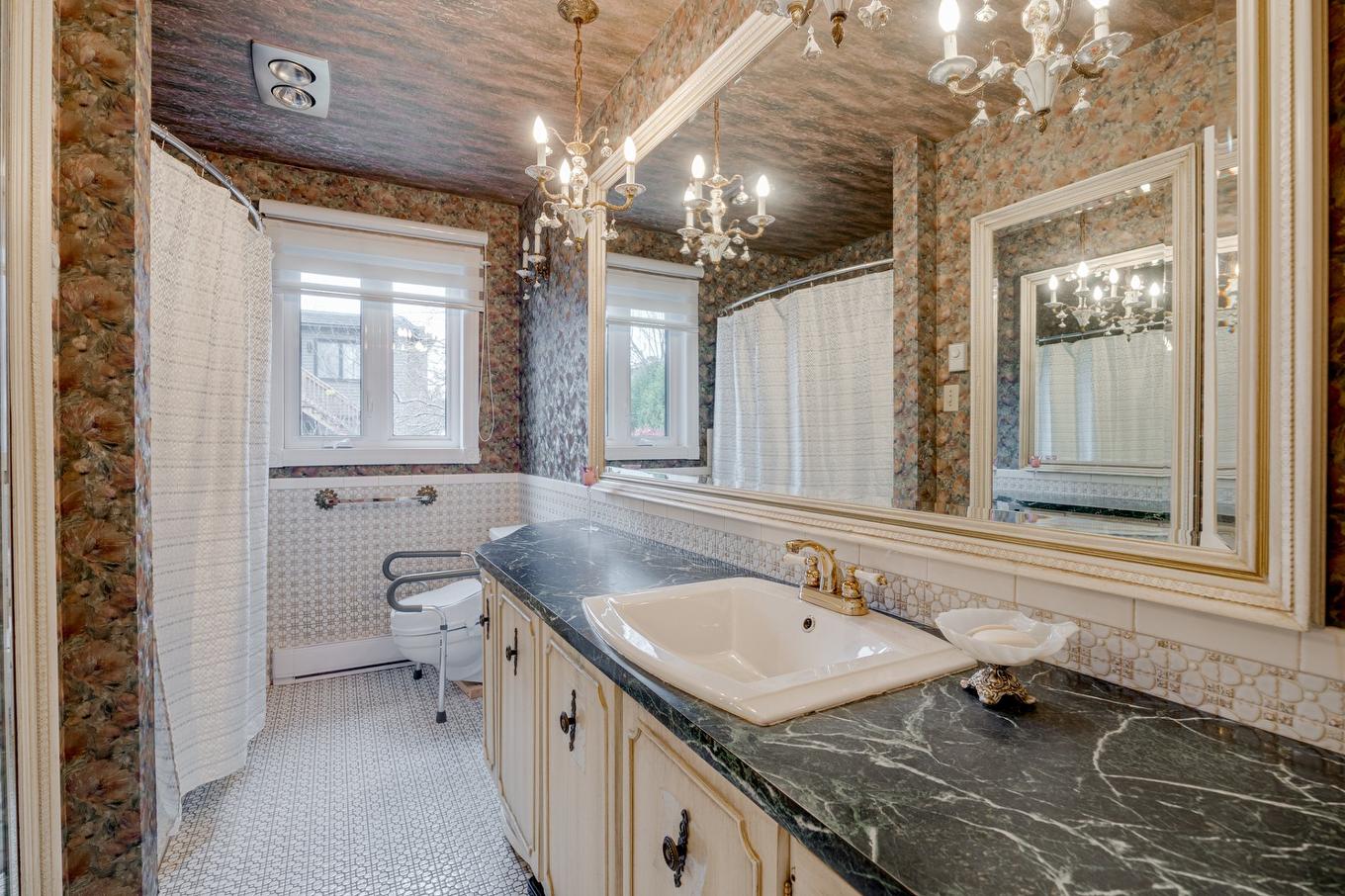 Salle de bains - 2880 Av. Marivaux, Québec (Les Rivières), QC - Indoor Photo Showing Bathroom