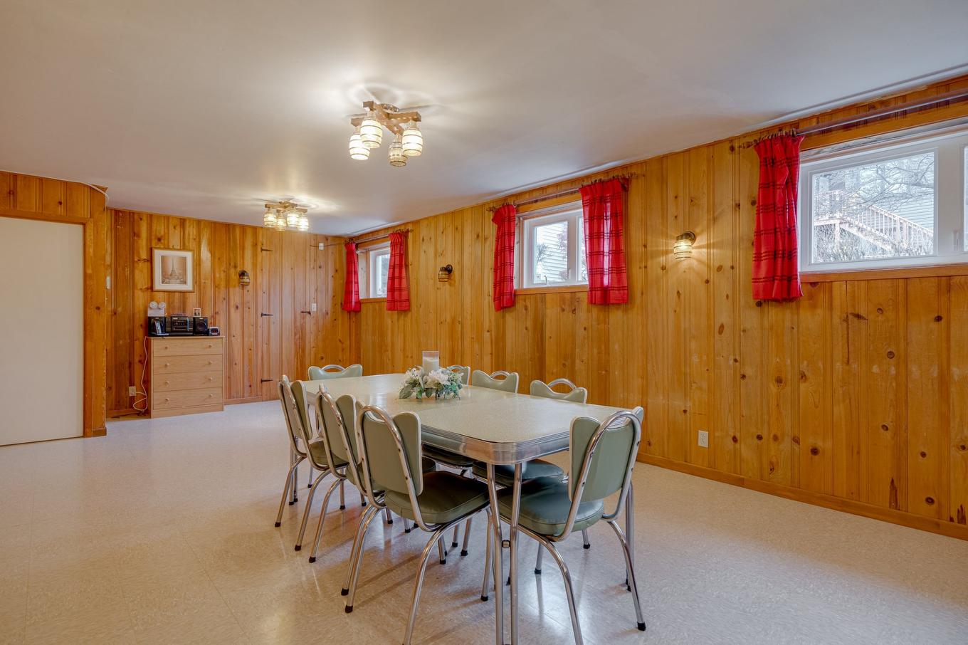 Salle familiale - 2880 Av. Marivaux, Québec (Les Rivières), QC - Indoor Photo Showing Dining Room