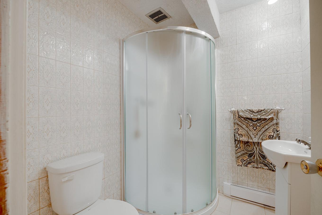 Salle de bains - 2880 Av. Marivaux, Québec (Les Rivières), QC - Indoor Photo Showing Bathroom