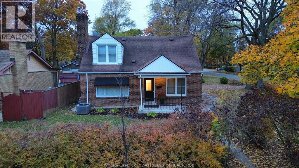 909 Monmouth, Windsor, ON - Outdoor