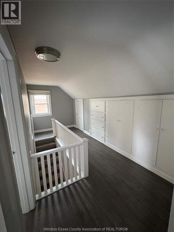 909 Monmouth, Windsor, ON - Indoor Photo Showing Other Room