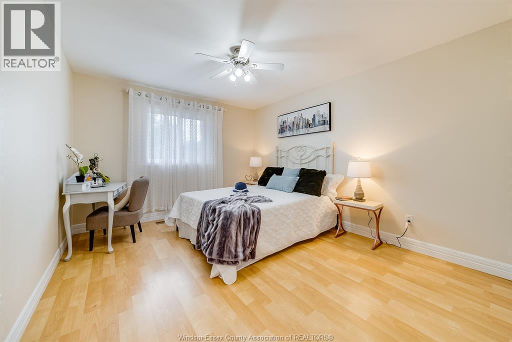 1174 Clover, Windsor, ON - Indoor Photo Showing Bedroom