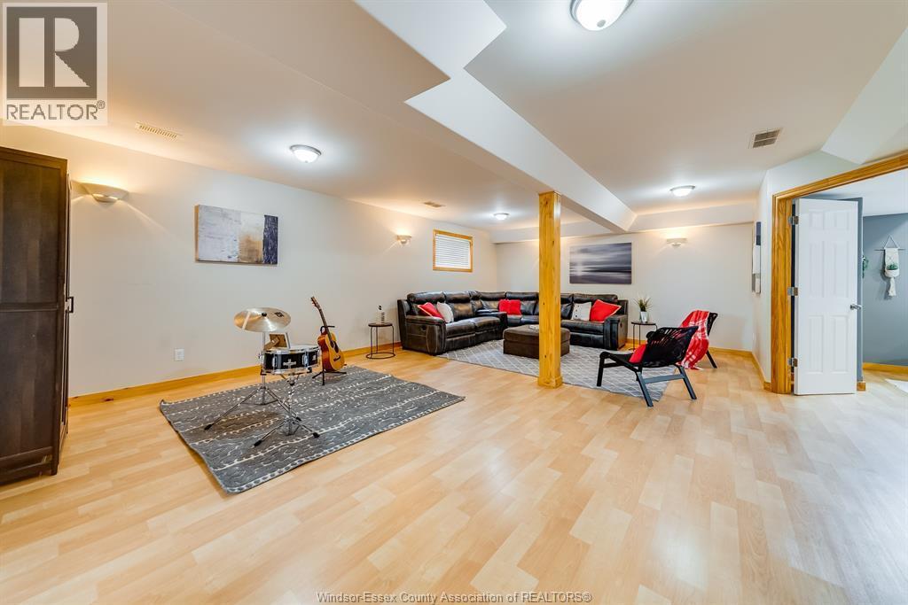 1174 Clover, Windsor, ON - Indoor