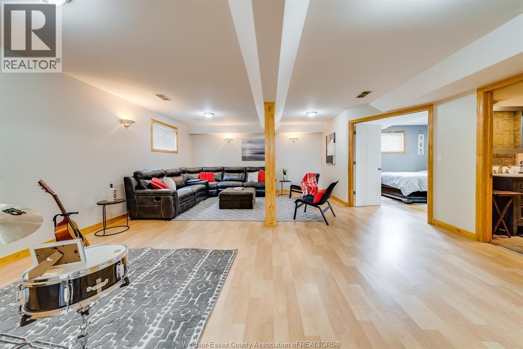 1174 Clover, Windsor, ON - Indoor