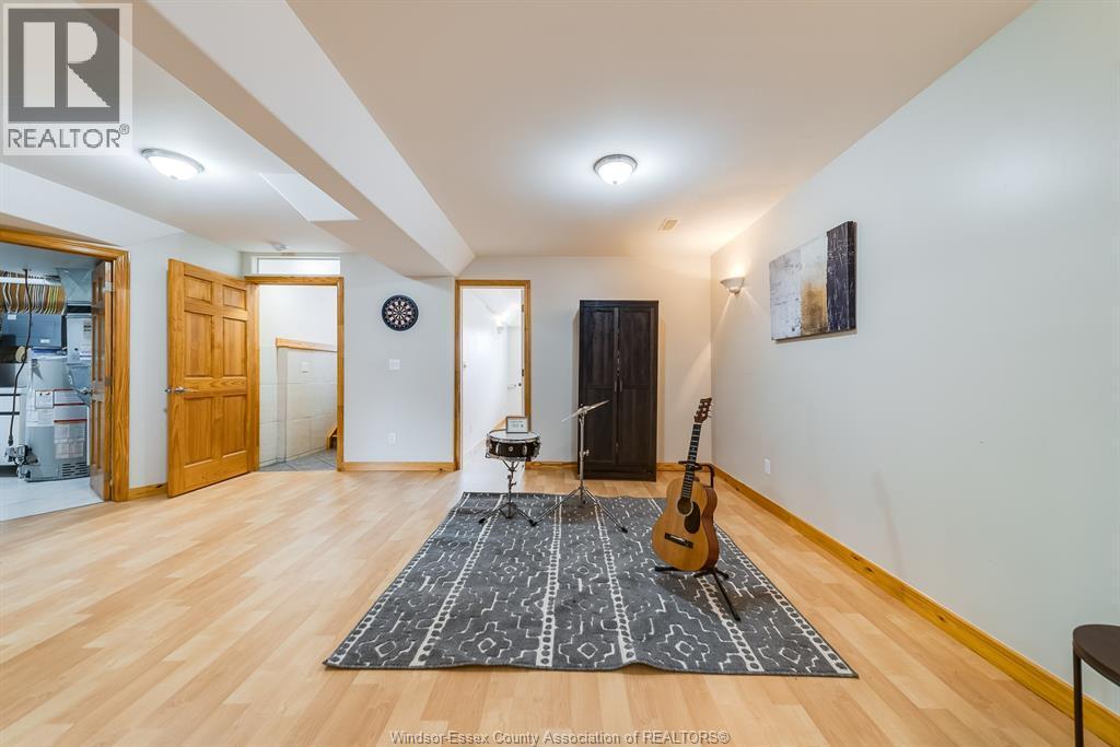 1174 Clover, Windsor, ON - Indoor Photo Showing Other Room