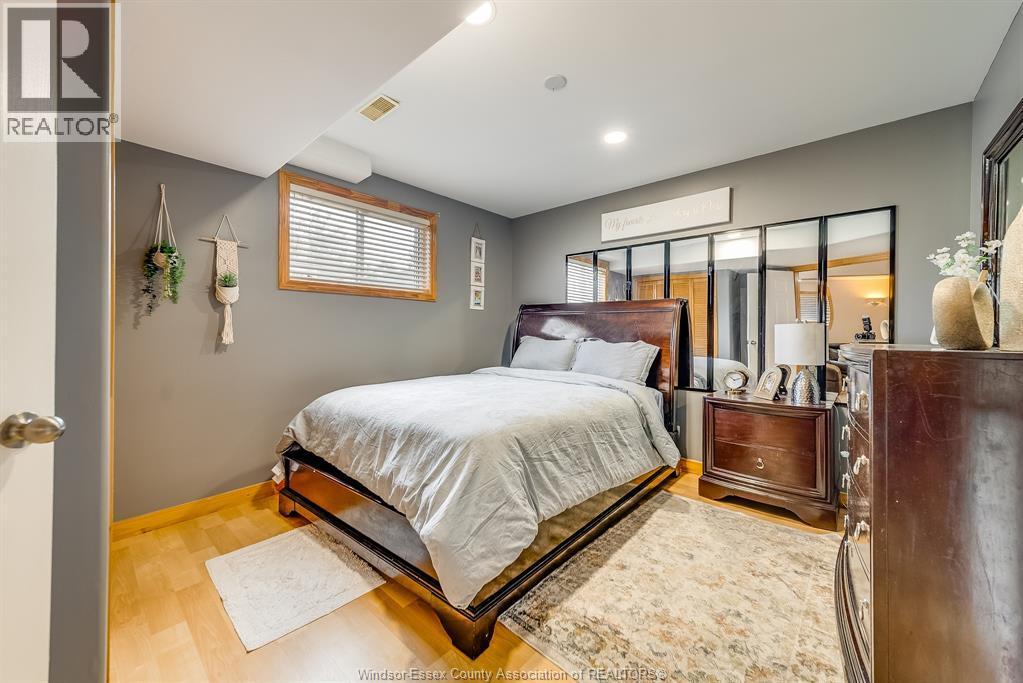 1174 Clover, Windsor, ON - Indoor Photo Showing Bedroom