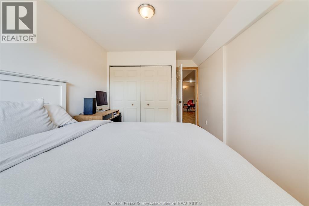 1174 Clover, Windsor, ON - Indoor Photo Showing Bedroom
