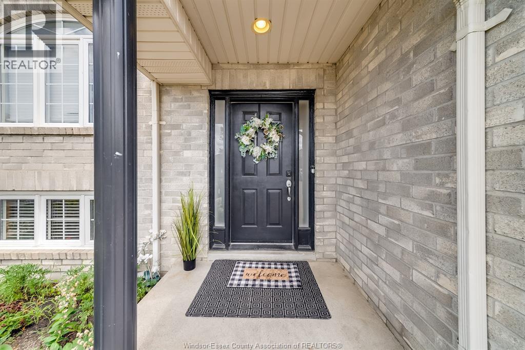 1174 Clover, Windsor, ON - Outdoor With Exterior