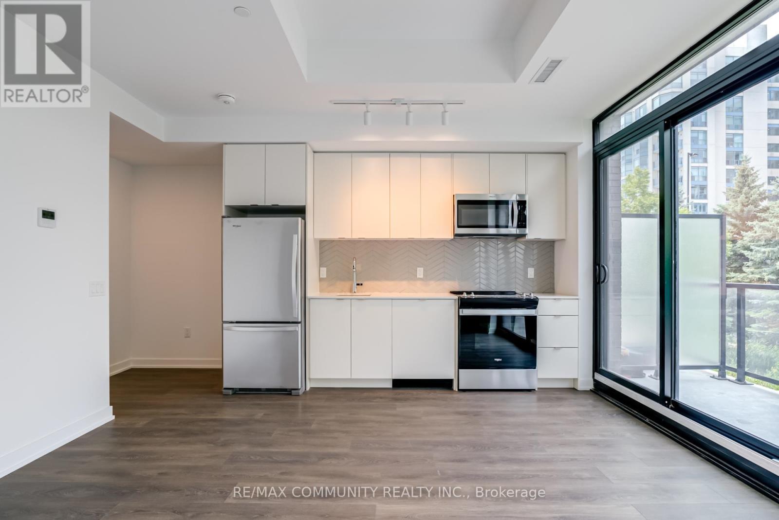 190 - 1608 Charles Street, Whitby, ON - Indoor Photo Showing Kitchen