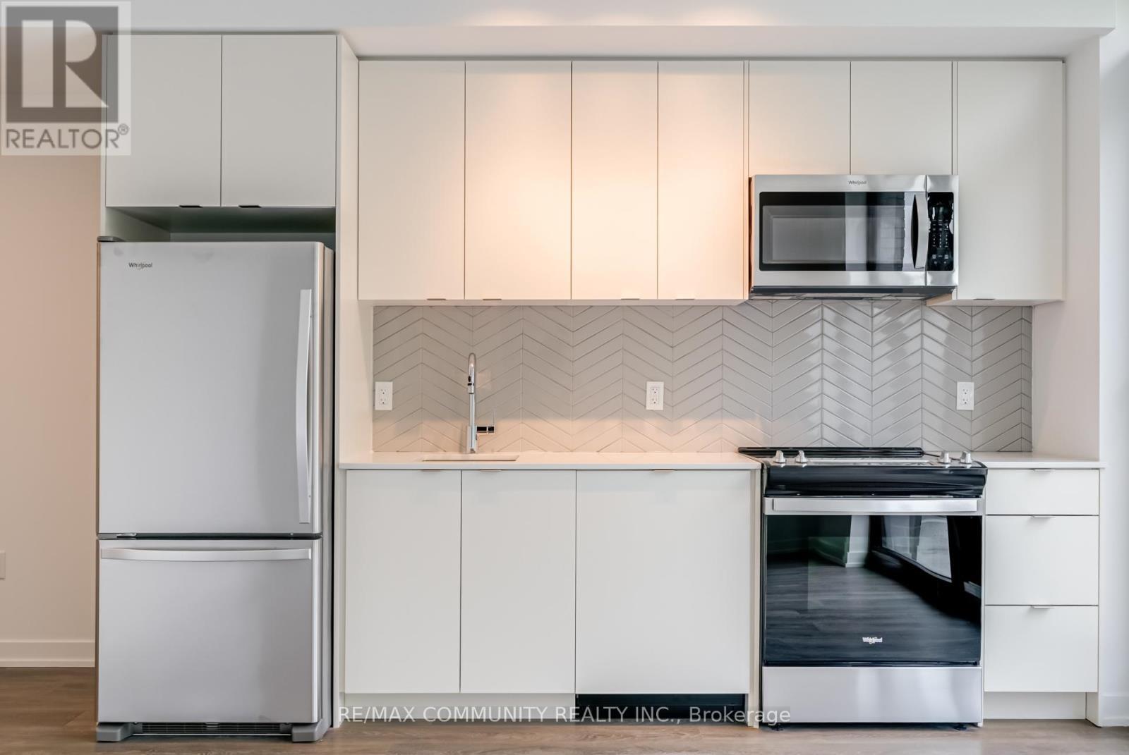 190 - 1608 Charles Street, Whitby, ON - Indoor Photo Showing Kitchen With Upgraded Kitchen